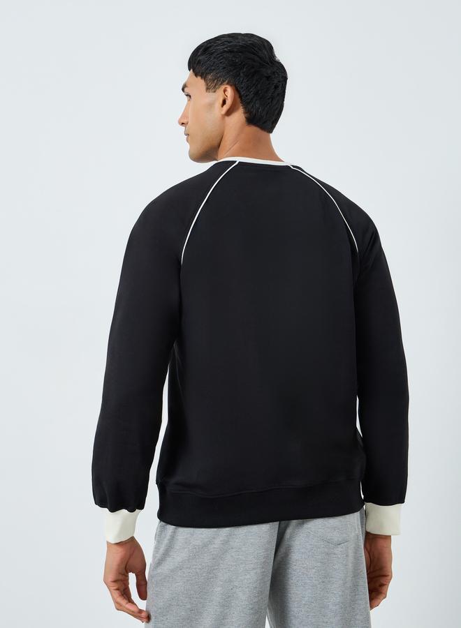 ستايلي سويت شيرت بطبعة شعار وأكمام راجلان - Image 4